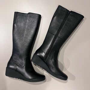 Clarks Black Leather Winter Boots
